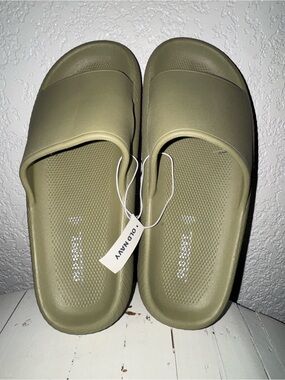 Old Navy Olive Green Slide Slippers